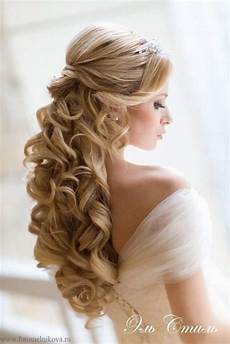 Pretty Hairstyles For A Wedding by This Soft But Defined Curls Pretty And Pretty Hairstyles For A Wedding