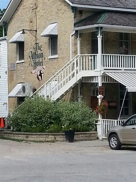 THE ALBION HOTEL (Bayfield, Ontario, Canada) - Hotel Reviews & Photos ...