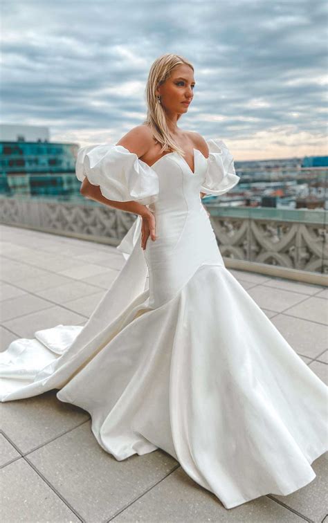 Mermaid vs. Trumpet Wedding Gown: The Difference Revealed - Vows Bridal