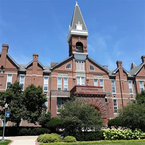 Drake University - Acceptance Rate, Deadlines & Admission Info