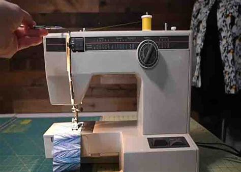 Thread Not Catching On Bobbin Hook 的图像结果