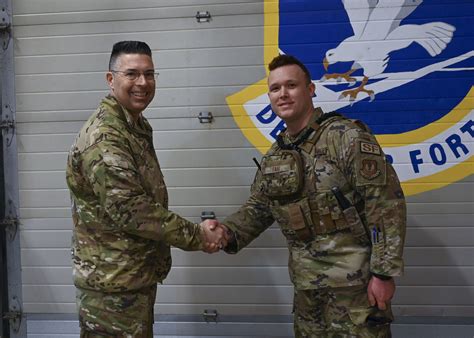 Top Cop visits 100th Security Forces Squadron > Royal Air Force Mildenhall > RAF Mildenhall News