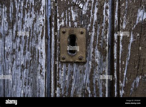 How to Open a Rusty Lock 的图像结果