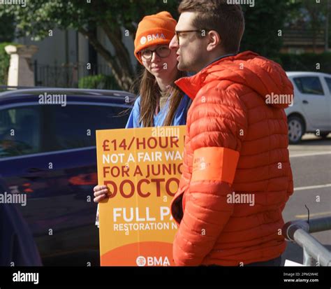 Hull Royal Infirmary, E Yorkshire. 11th April 2023. Junior doctors in ...