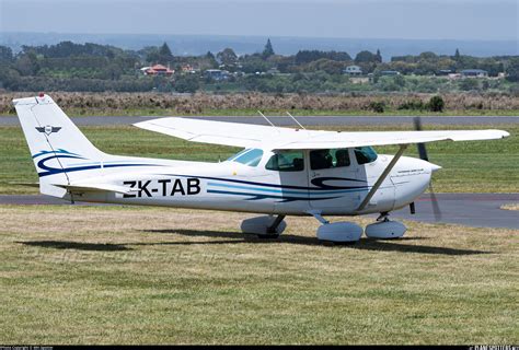 ZK-TAB Tauranga Aero Club Cessna 172N Skyhawk II Photo by MH_Spotter ...