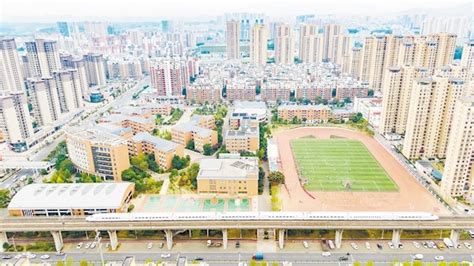 学校张开热情臂膀迎接咸宁校区2020级萌新-湖北商贸学院