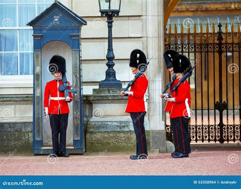 Queen Elizabeth Guards Rules at Natasha Cain blog