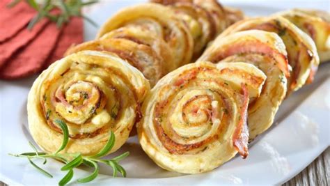 SAVRŠEN TOPLI I MIRISNI DORUČAK: Pužići sa sirom i šunkom, slasno ...