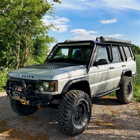 Lifted Land Rover Discovery 2 TD5 on 35s – Overland Rig from UK