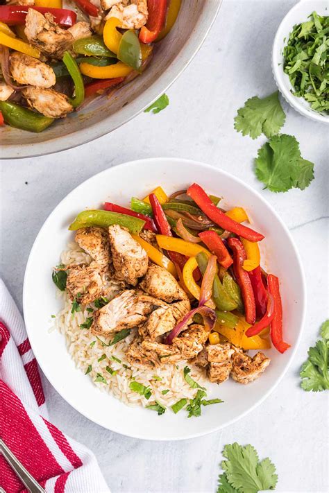 Chicken Fajita Bowl - Girl Gone Gourmet
