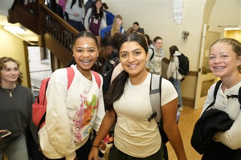 Holy Names Academy | Seattle’s All-Girls, Catholic High School Holy ...