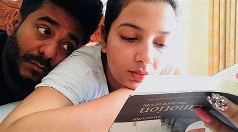 Raj Chakraborty and Subhashree's intimate moment goes viral