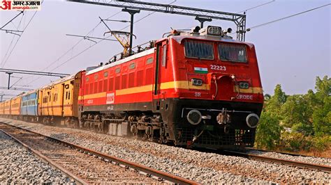 Prayagraj :पटरी से उतरा मालगाड़ी का वैगन, गंगा गोमती समेत कई ट्रेनें ...