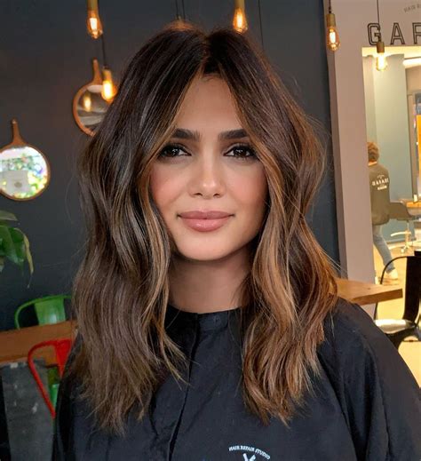 50 best medium length haircuts for thick hair to try in 2023 – Artofit