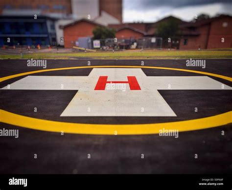 Helicopter landing pad hi-res stock photography and images - Alamy