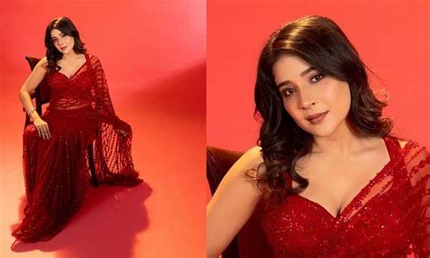 Red Radiance: Sakshi Agarwal turns heads in red sequin embellished saree