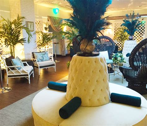 Pamper Someone Special on Your Holiday List with a @Burke_Williams Gift ...