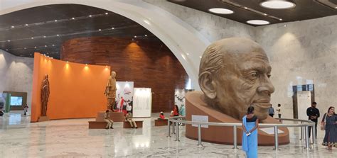 Statue of Unity Construction 的图像结果