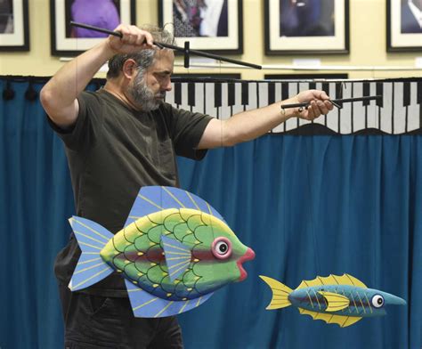 Paper Puppet Show 的图像结果