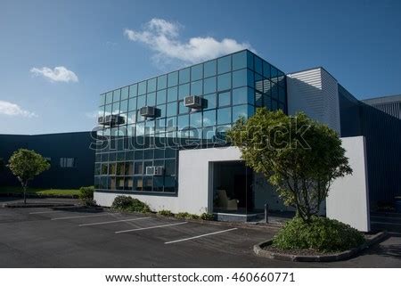 Small Office Building 的图像结果