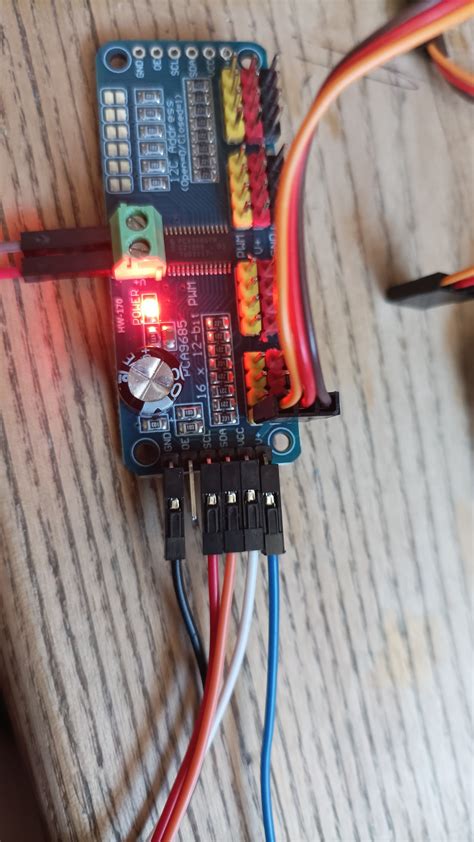 PCA9685 Arduino Sample Code 的图像结果