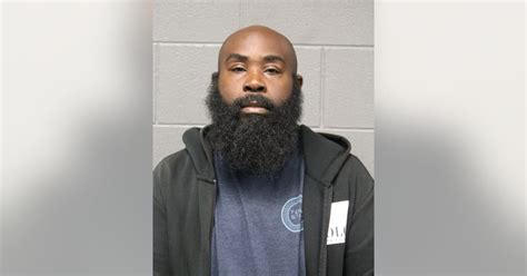 Police recover gun from man smoking at CTA Red Line station | FOX 32 ...