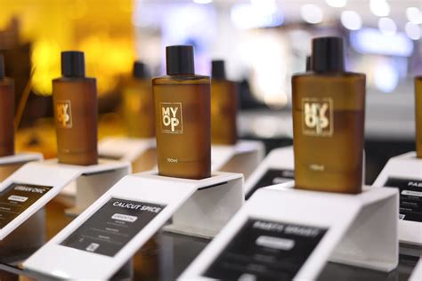 Make Your Own Perfume | India's First Perfume Bar | MYOP