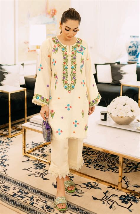 STUDIO RENE LUXURY PRET | REFA – embellishedkurtas