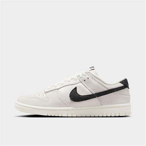 Women's Nike Dunk Low SE Casual Shoes | Finish Line