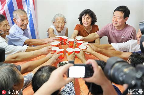 陕西98岁老母等回62岁女儿 圆了60年思亲梦-搜狐大视野-搜狐新闻