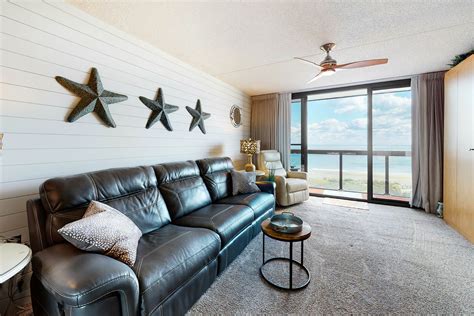 Golden Sands Condo Rentals, Vacation Rentals | Vacasa