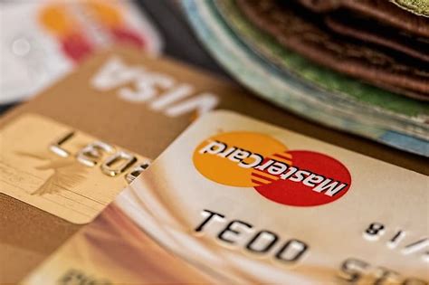 到底是选择信用卡分期，还是网购分期更好，应该如何选择？__财经头条