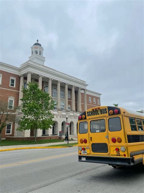 university aesthetic | Dream school, American high school, Schools in ...