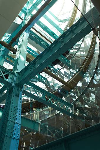 High-Tech Building 的图像结果