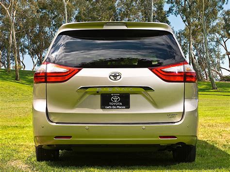 TOYOTA Sienna Specs, Performance & Photos - 2014, 2015, 2016, 2017 - autoevolution