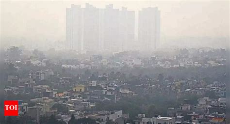 AQI: AQI Inches Towards 'Very Poor'; Temperature to Dip Today | Noida ...