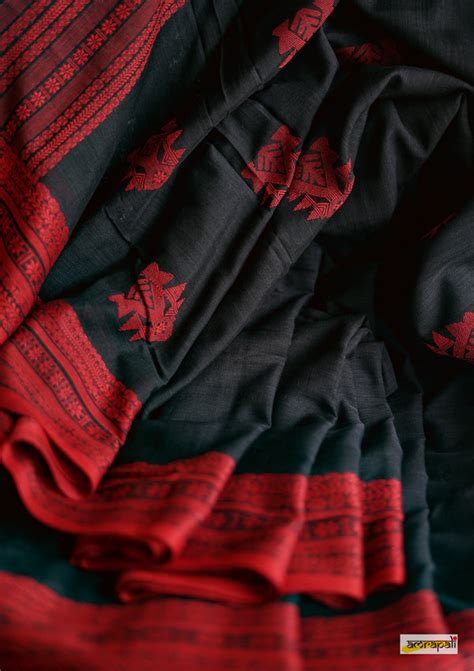 Soulful Weaves – Amrapali Boutique