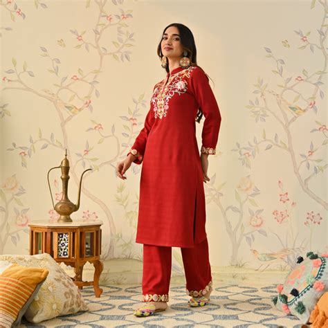 Buy Maroon Woollen Aari Embroidered Straight Kurta with Mandarin Collar ...