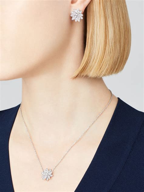 Lotus earrings, small model 18K white gold, Diamond - Van Cleef & Arpels