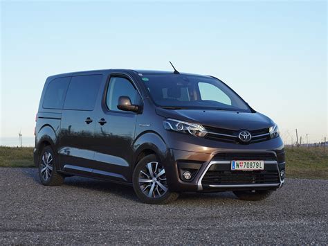 Foto Toyota-Proace-Verso-Electric-Family-Medium-013.jpg vom Artikel Toyota Proace Verso Electric ...