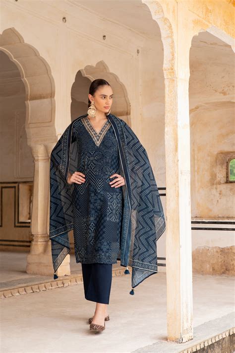 Karaj Jaipur Navy Blue V-Neck Embroidered Kurta Set