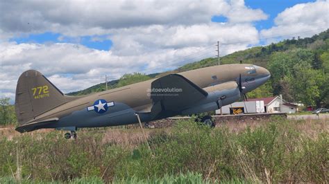 This Curtiss C-46 Commando Played Second Fiddle to the Skytrain, Now It ...