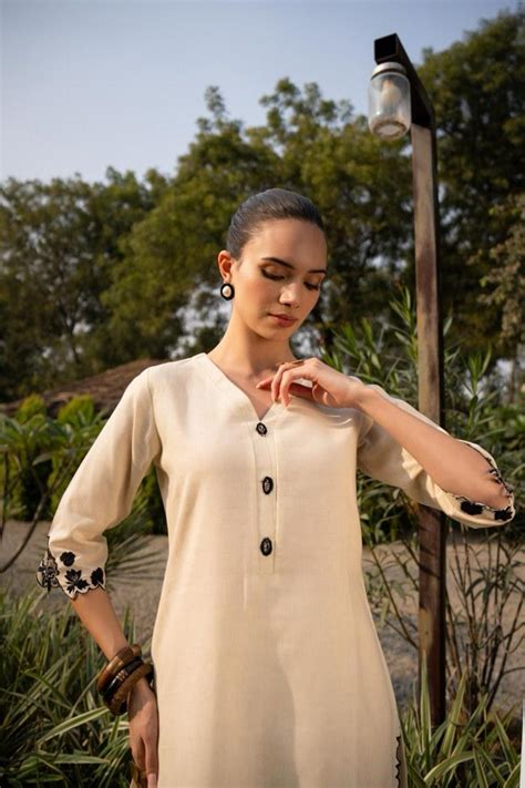 V neck cut work kurta pant– Aashvi Couture