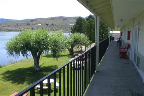 LAKE PATEROS INN - Motel Reviews & Photos - Tripadvisor