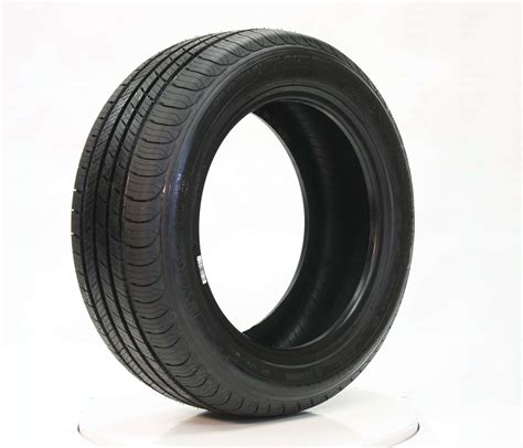 235/60R16 DEFENDER - MICHELIN - Tire Library