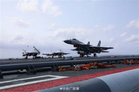 台媒紧盯：2架解放军军机昨日进入台西南空域，“首次有直9直升机出动”