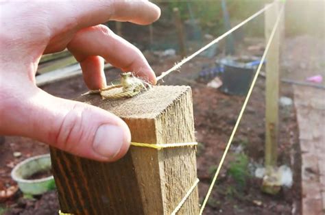 How to Level Posts in the Ground 的图像结果