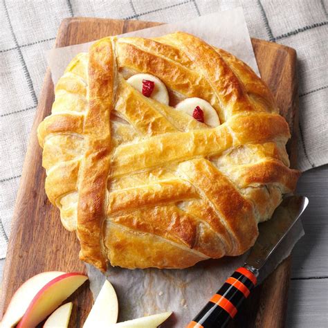 66 Halloween Potluck Recipes to Feed a Crowd [Scary Good!]