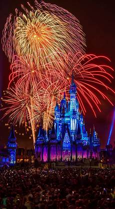 Disney Iphone Wallpaper by Free Disney Iphone Wallpapers Disney Tourist Disney Iphone Wallpaper