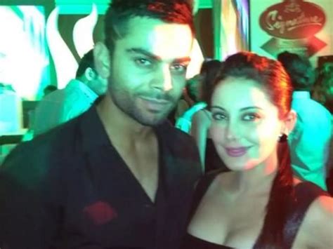 Virat, Gayle, Zaheer Party With Minissha
